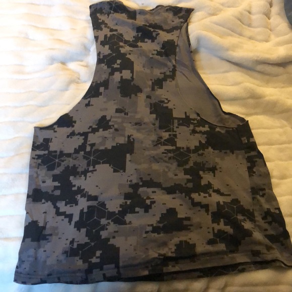 Mens Gymshark tank - Picture 2 of 2